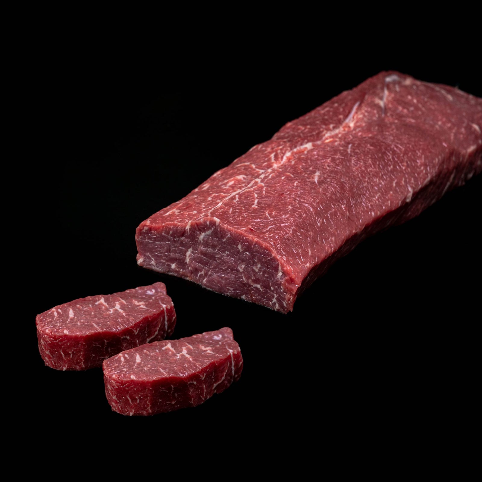 Rinder Beiried portioniert und zugeputzt aus Österreich